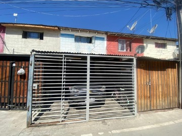 Casa en venta en Avenida observatorio / santa trinidad, La Pintana - 3 dormitorios, 1 baño