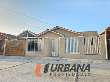 Casa en venta en Acogedora casa familiar en sector pinamar, La Serena - 3 dormitorios, 3 baños