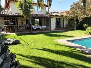 Casa en venta en Condominio Ensenada de Peñalolén, Peñalolén - 4 dormitorios, 4 baños
