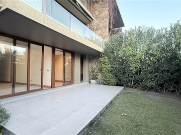 Casa en arriendo mensual en Santa Teresa de los Andes/ Vía Aurora, Vitacura - 5 dormitorios, 5 baños