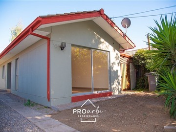 Casa en venta en Uno Oriente/Lastra, Lo Barnechea - 3 dormitorios, 2 baños