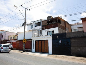 Casa en venta en Se vende casa de 3 pisos para negocio. (150838), Antofagasta - 4 dormitorios, 2 baños