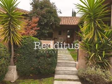 Casa en venta en Av. Padre Sergio Correa 11300, Colina - 3 dormitorios, 3 baños