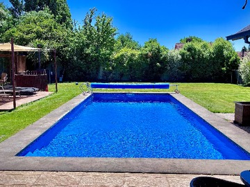 Casa en venta en Amplia Casa con Piscina y Quincho en Angol (180780), Concepción - 5 dormitorios, 5 baños