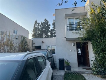 Casa en venta en Avenida rukan 315, colina, Colina - 4 dormitorios, 3 baños