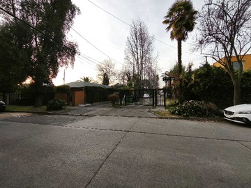 Terreno en venta en Terreno con anteproyecto aprobado (175498), La Reina