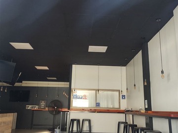 Local Comercial en arriendo mensual en Referencia comuna de independencia pasos mall, Independencia - 2 baños