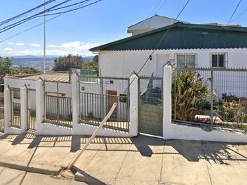 Casa en venta en Esmeralda, Viña del Mar - 5 dormitorios, 3 baños