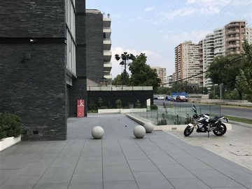 Oficina en venta en Av.Presidente Kennedy/Gerónimo de Alderete, Las Condes - 1 dormitorio, 1 baño