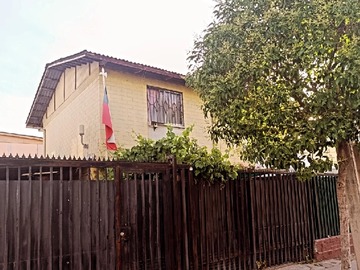 Casa en arriendo mensual en Eduardo Anguita, San Bernardo - 3 dormitorios, 2 baños