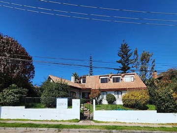 Casa en venta en Elegante Casa Familiar de Dos Pisos (162804), La Serena - 6 dormitorios, 4 baños