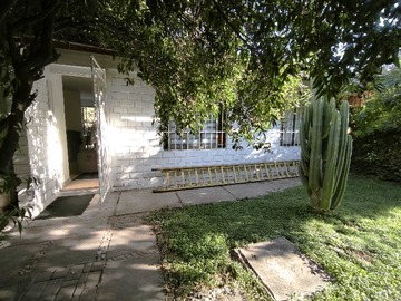 Casa en venta en Casa remodelada - vende son comision (166830), La Reina - 2 dormitorios, 1 baño