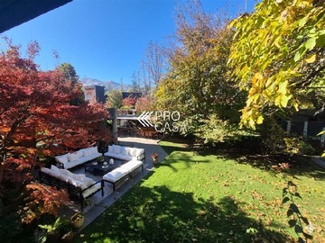 Casa en venta en Paseo de Alcalá, Lo Barnechea - 5 dormitorios, 5 baños