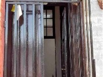 Casa en venta en Casa a Calle Principal Muy Amplia Ideal para Vivir O Emprender - 3 dormitorios, 1 baño