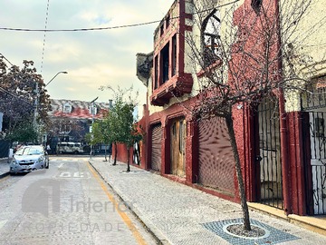 Casa en venta en Dos Casas en Zona Patrimonial - Para Remodelar (111548), Providencia - 7 dormitorios, 8 baños