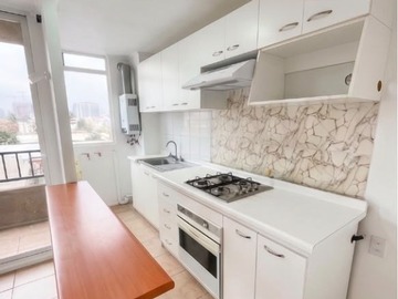 Departamento en arriendo mensual en Benito Rebolledo cercano a Froilán Roa, Departamental y Vicuña Mackenna, Macul - 3 dormitorios, 1 baño