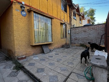Casa en venta en Lago Cochrane, La Florida, Región Metropolitana de Santiago 8240000, Chile, Puente Alto - 5 dormitorios, 2 baños