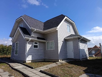 Casa en venta en Hermosa casa en Condominio (90518), Puerto Montt - 3 dormitorios, 3 baños