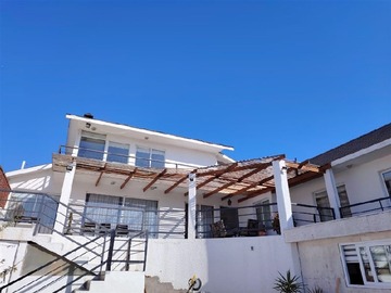 Casa en venta en Con avda. Amanecer, Coquimbo - 7 dormitorios, 4 baños