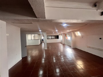Bodega en arriendo mensual en Bodega comercial. Ideal para importadora¡¡¡ sector club hipico¡¡¡, Santiago - 7 baños