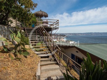 Casa en venta en Bellavista, Viña del Mar - 5 dormitorios, 3 baños