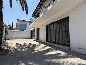 Local Comercial en arriendo mensual en Guillermo Franke sucre, Ñuñoa - 5 dormitorios, 3 baños