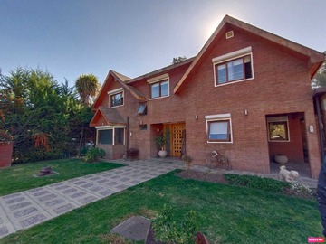 Casa en venta en Exclusiva preopiedad en un santuario natural (94312), Puente Alto - 6 dormitorios, 3 baños