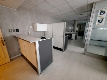 Oficina en venta en Preciosas oficinas al costado de club manquehue, vitacura, Vitacura - 5 dormitorios, 2 baños