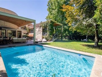 Casa en venta en Av. Paseo Pie Andino con Camino Real, Lo Barnechea - 6 dormitorios, 4 baños