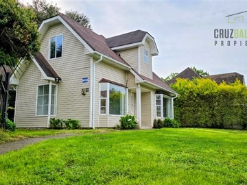 Casa en venta en Mirador de Volcanes, Puerto Varas - 5 dormitorios, 3 baños