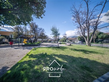 Casa en arriendo mensual en Sector lo Gallo, Vitacura - 4 dormitorios, 3 baños