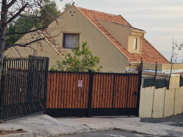 Casa en venta en Alto Macul: Casa de 2 Pisos con piscina (181482), La Florida - 3 dormitorios, 3 baños
