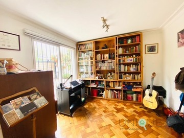 Casa en venta en Jaime Guzmán Errázuriz/ Campus Oriente, Ñuñoa - 4 dormitorios, 3 baños