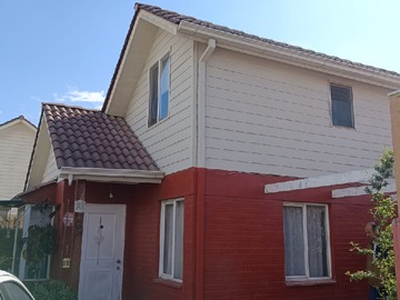 Casa en venta en Propiedad en Pasaje los Hibiscos Oriente Larapinta, Lampa. - 3 dormitorios, 2 baños