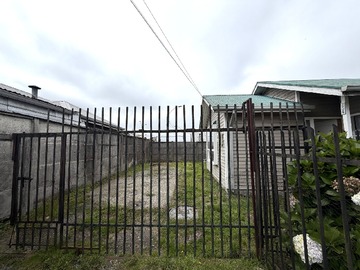 Casa en venta en Pasaje valenzuela llanos, Puerto Montt - 3 dormitorios, 1 baño