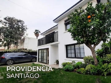 Casa en arriendo mensual en Linda casa con uso comercial y habitacional en providencia, Providencia - 6 dormitorios, 3 baños