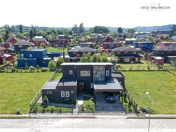 Casa en venta en Centenario, Puerto Varas - 4 dormitorios, 4 baños