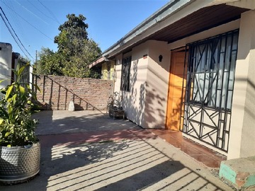 Casa en venta en Població Cooperativa Calaf, Talca - 5 dormitorios, 4 baños