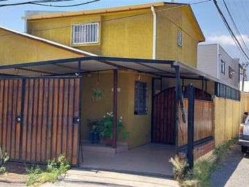 Casa en venta en mantos de la luna, Puente Alto - 4 dormitorios, 2 baños