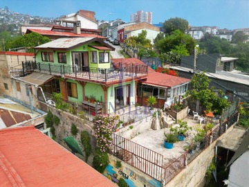 Casa en venta en Almirante Montt 780, Valparaíso, Valparaíso 2340000, Chile, Valparaíso - 5 dormitorios, 3 baños