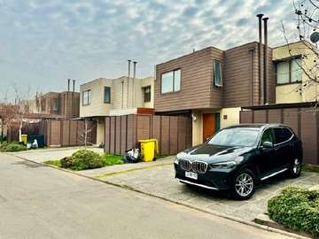 Casa en venta en Condominio los abedules, Colina - 4 dormitorios, 3 baños