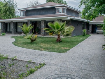 Casa en venta en Pirque, Pirque - 4 dormitorios, 3 baños