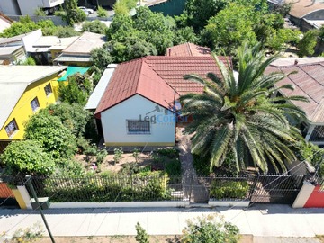 Casa en venta en Los Avellanos, Ñuñoa - 4 dormitorios, 2 baños