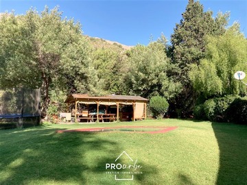 Parcela en arriendo mensual en Casa en arriendo año corrido de 3D/2B, terreno 1.500m2 piscina, quincho, en Condominio, Melocoton, San José de Maipo, San José de Maipo - 3 dormitorios, 2 baños