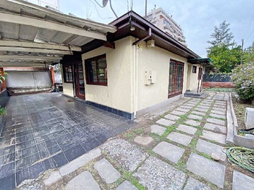 Casa en venta en Manquehue // Colón (175368), Las Condes - 3 dormitorios, 2 baños