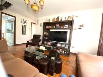 Casa en venta en Lynch Sur / Dragones de La Reina, La Reina - 5 dormitorios, 2 baños