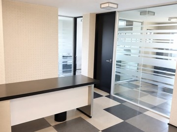 Oficina en venta en Malaga con apoquindo, Las Condes - 8 dormitorios, 3 baños