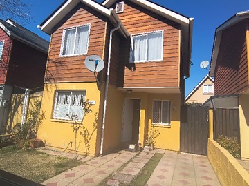 Casa en venta en Se Vende Bella Casa Jardines de las Vizcachas, Puente Alto - 3 dormitorios, 3 baños
