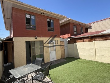 Casa en venta en Las Acacias, Villa Alemana - 2 dormitorios, 2 baños