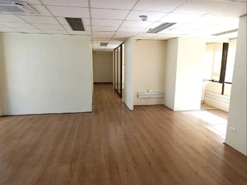 Oficina en arriendo mensual en Oficina Amplia en Entorno Empresarial (171577), Las Condes - 5 dormitorios, 3 baños